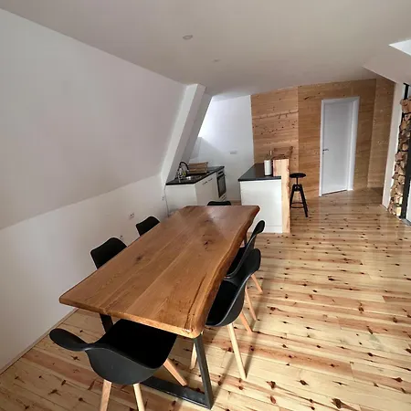 Pine Hébergement de vacances *